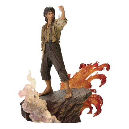 FRODO DELUXE PVC DIORAMA 20 CM THE LORD OF THE RINGS GALLERY - DIAMOND SELECT