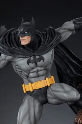 BATMAN (BLACK VARIANT) – DC COMICS – PREMIUM FORMAT 68 CM – SIDESHOW COLLECTIBLES