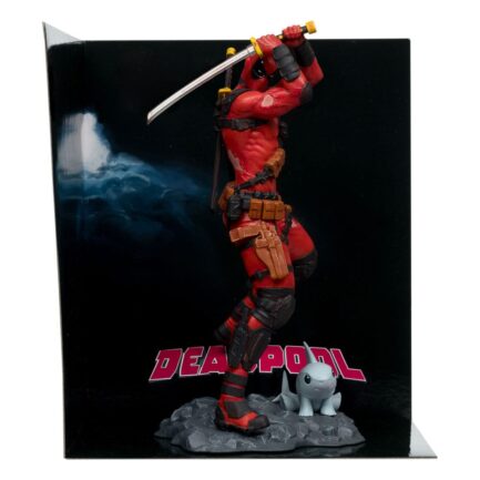 DEADPOOL (DEADPOOL #1) - MARVEL - 1/10 SCALE COLLECTIBLE W/SCENE - 17 CM - MCFARLANE TOYS