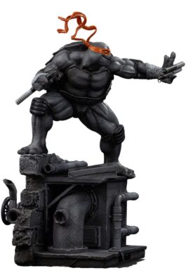 MICHELANGELO BLACK AND WHITE VARIANT (EXCLUSIVE) – TEENAGE MUTANT NINJA TURTLES – ART SCALE 1/10 – IRON STUDIOS