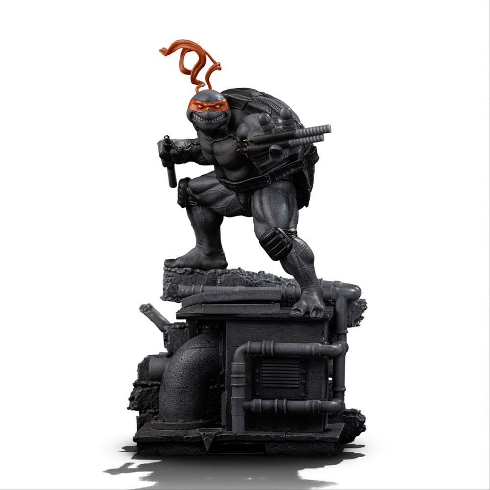 MICHELANGELO BLACK AND WHITE VARIANT (EXCLUSIVE) - TEENAGE MUTANT NINJA TURTLES - ART SCALE 1/10 - IRON STUDIOS - Imagen 2