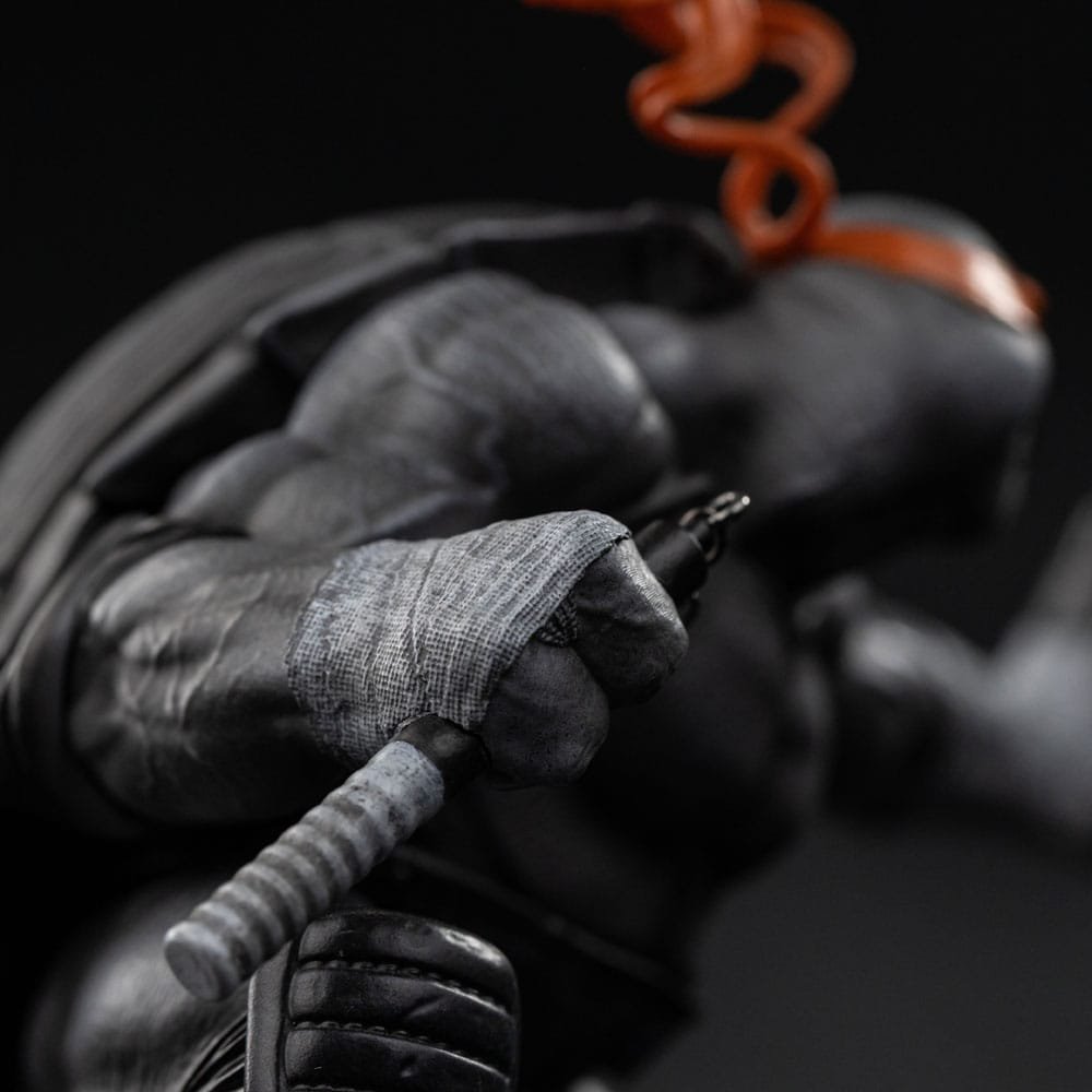 MICHELANGELO BLACK AND WHITE VARIANT (EXCLUSIVE) - TEENAGE MUTANT NINJA TURTLES - ART SCALE 1/10 - IRON STUDIOS - Imagen 9