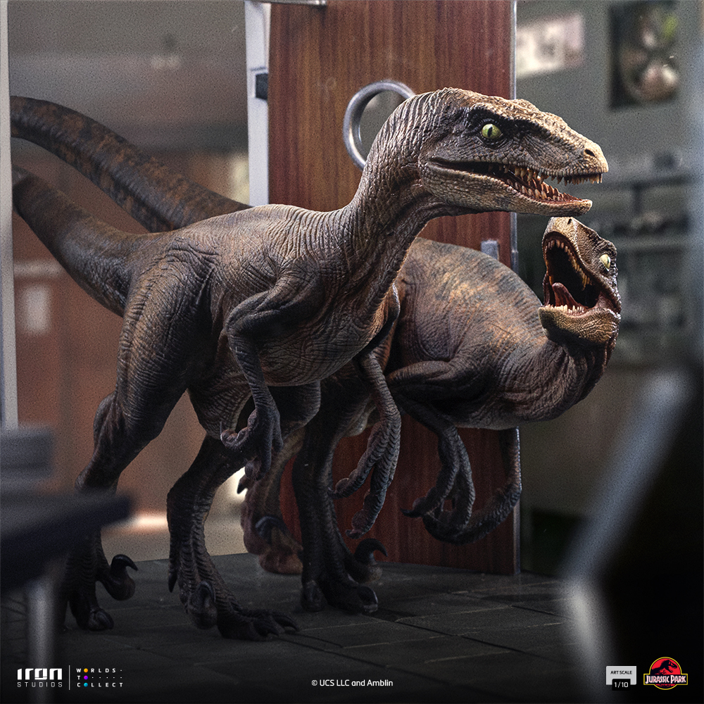 RAPTORS AT THE KITCHEN'S DOOR - JURASSIC PARK - ART SCALE 1/10 - IRON STUDIOS - Imagen 3