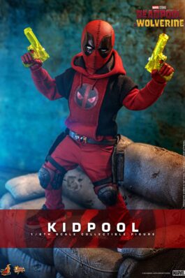 DEADPOOL & WOLVERINE MOVIE MASTERPIECE FIGURA 1/6 KIDPOOL 22 CM – HOT TOYS