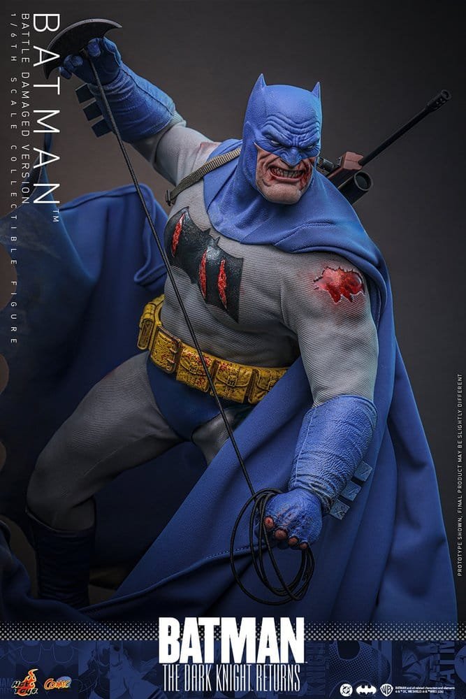 BATMAN: THE DARK KNIGHT RETURNS COMIC MASTERPIECE BATMAN (BATTLE DAMAGED VERSION) - DC COMICS - 1/6 - HOT TOYS - Imagen 2