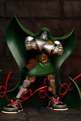 DR. DOOM – MARVEL – DESIGNER COLLECTIBLE – SIDESHOW COLLECTIBLES
