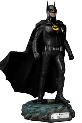 BATMAN MODERN SUIT – BATMAN – MASTER CRAFT – 42CM – BEAST KINGDOM