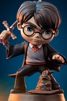 HARRY POTTER WITH SWORD OF GRYFFINDOR – HARRY POTTER – THE CHAMBER OF SECRETS – MINICO – IRON STUDIOS