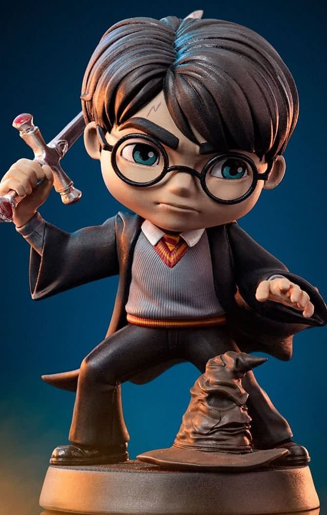 HARRY POTTER WITH SWORD OF GRYFFINDOR - HARRY POTTER - THE CHAMBER OF SECRETS - MINICO - IRON STUDIOS