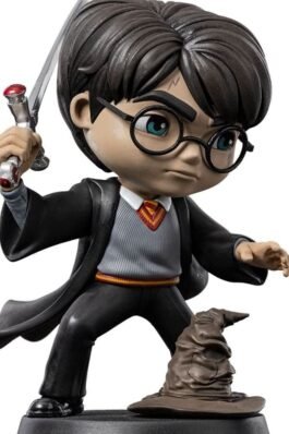 HARRY POTTER WITH SWORD OF GRYFFINDOR – HARRY POTTER – THE CHAMBER OF SECRETS – MINICO – IRON STUDIOS