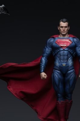 SUPERMAN – BATMAN V SUPERMAN: DAWN OF JUSTICE – FIGURA 1/12 16,3 CM – INART