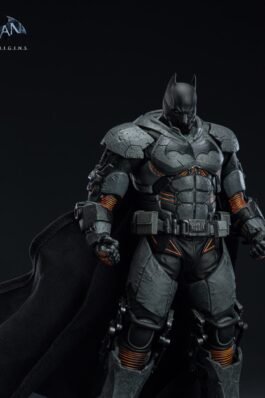 BATMAN (XE SUIT) – BATMAN ARKHAM ORIGINS – FIGURA 1/12 18,4 CM – INART
