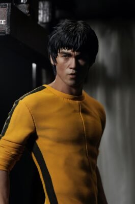 BRUCE LEE (YELLOW JUMPSUIT) – FIGURA 1/6 27,5 CM – INART